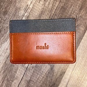 Moshi card holder